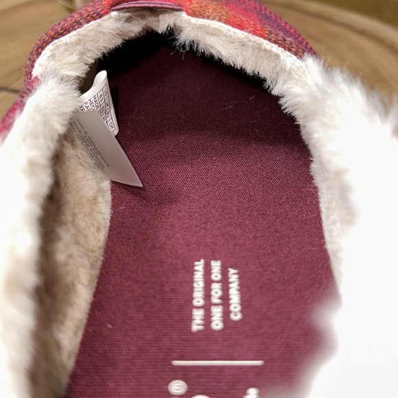 NWT TOMS Red Cozy Plaid Alpargata - Picture 11 of 14